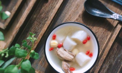 淮山莲子鹌鹑汤的烹饪技巧分享