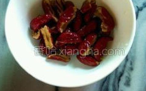 红豆蜜枣豆浆家常的做法