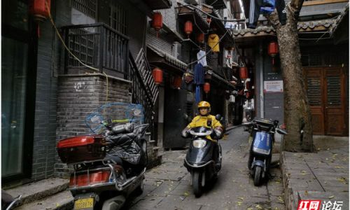 街头巷尾什么意思