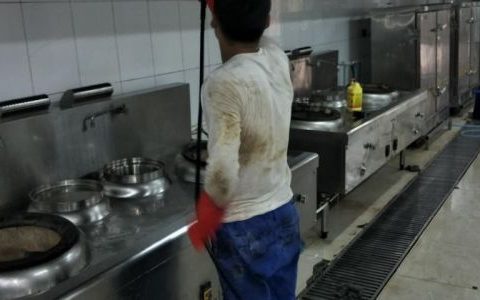 怎么清理厨房油烟