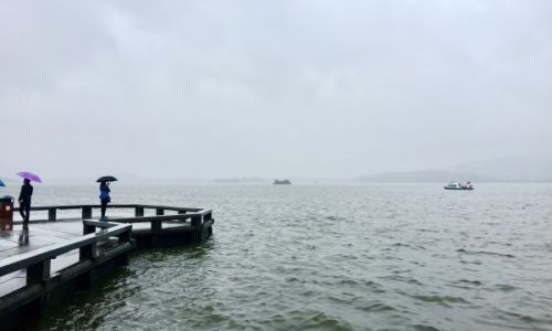 三潭印月的意思