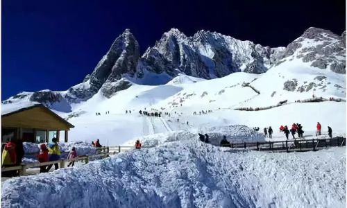 云南雪山夏天是否有雪